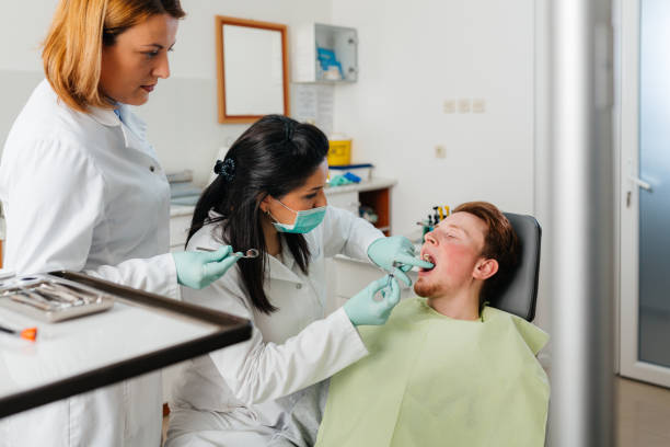 Best Emergency Dental Care for Broken or Chipped Teeth in Navy, VA